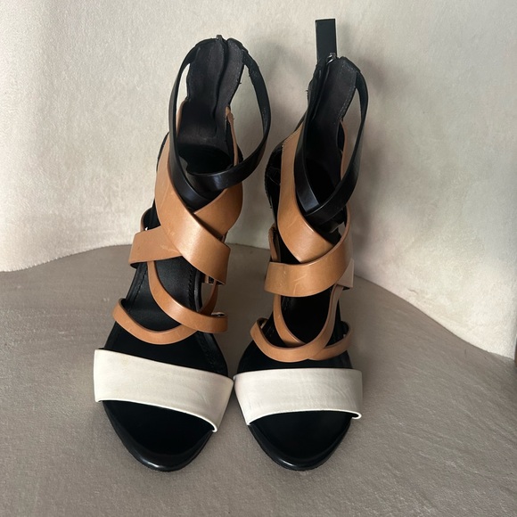 Vera Wang Shoes - Vera Wang leather strappy heels